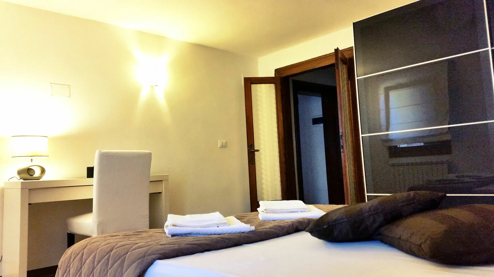 Apartment Venice Home Gallery